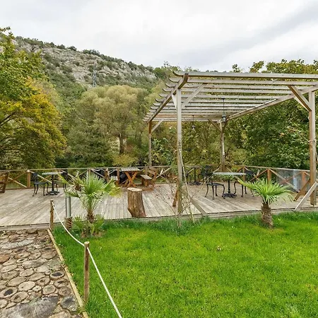 Unique And Peaceful Bungalow House On Riverside