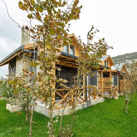 Unique And Peaceful Bungalow House On Riverside *